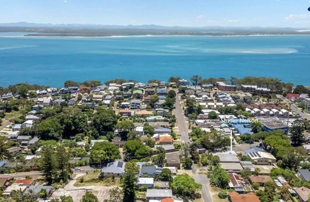 Studio Nelson – rustic pet friendly coast house, perfectly located close to beach and cafes