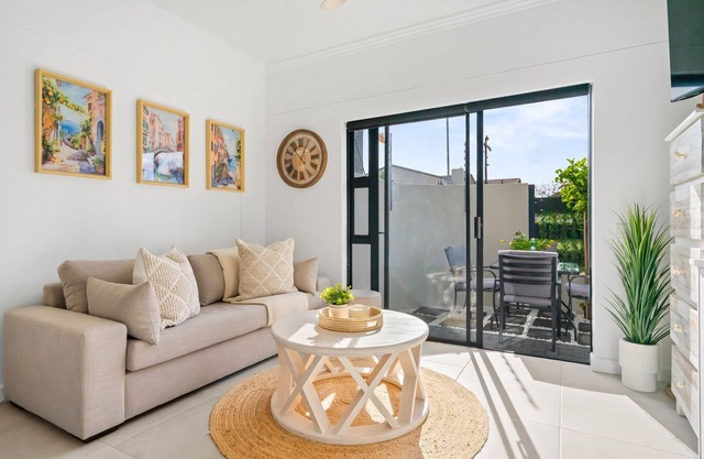 Studio on North - Studio Apartment, Sleeps 2