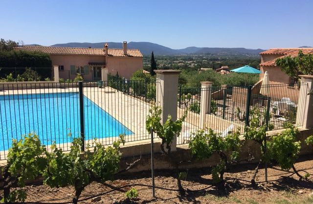studio on the ground floor at 1. 2 kms from the beach