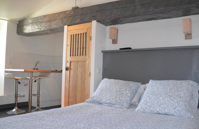 Studio-Port View with wet room