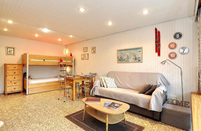 Studio rénové à Courchevel 1650 - 4 pers, skis aux pieds, terrasse sud - FR-1-575-197
