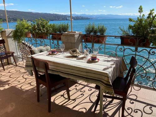 studio s balkonom 10 metara od mora