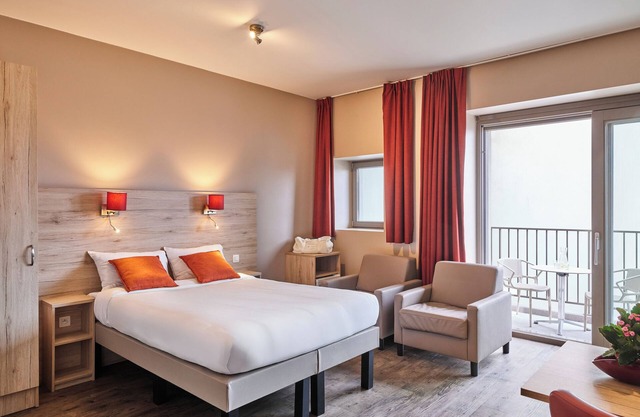 Studio with a double bed in Westende.