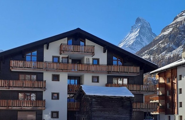 Studio with balcony, top location.