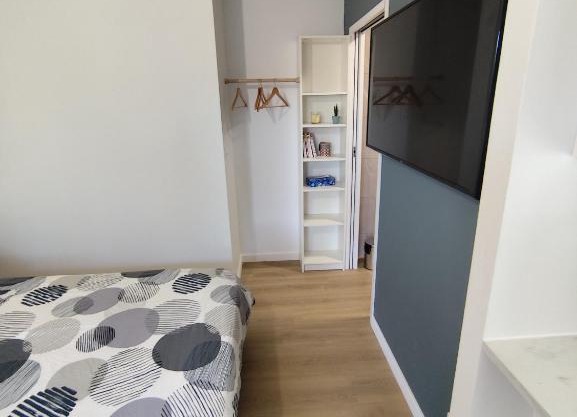 Studio with garden and pool, easy Nîmes access