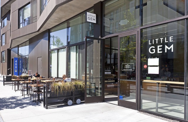 Studio with Gym and Parking - San Francisco Life Real Estate