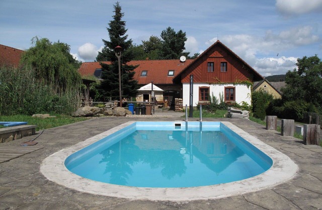 Stunning private villa for 22 guests with WIFI, private pool, TV, patio, pets allowed and parking