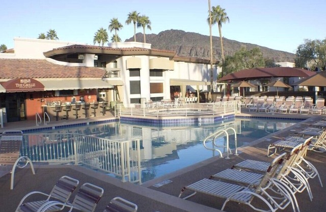 Stunning 2BR Condo with Tennis Courts at Camelback