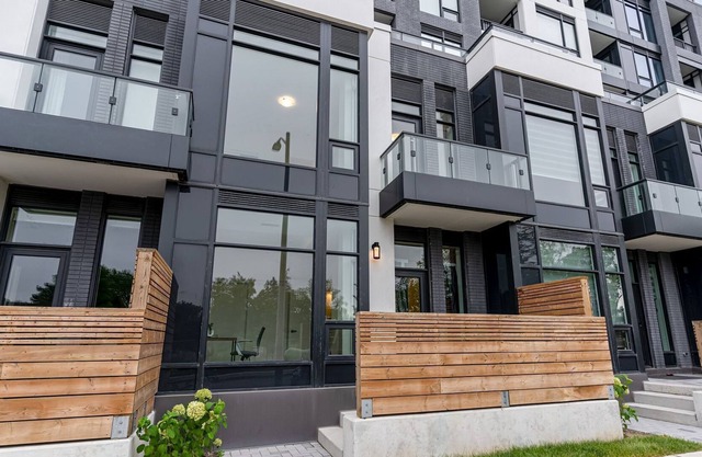 Stunning 3 Bed, 3 Bath Luxury Townhome w/ Amazing Amenities + Office!