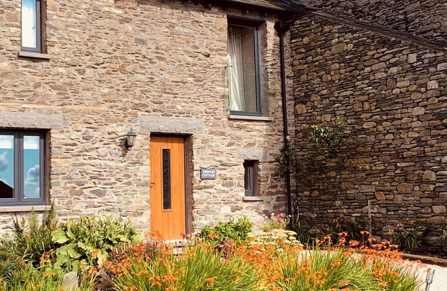 Stunning 3 bed cottage with exceptional views over fields and the Lakeland fells