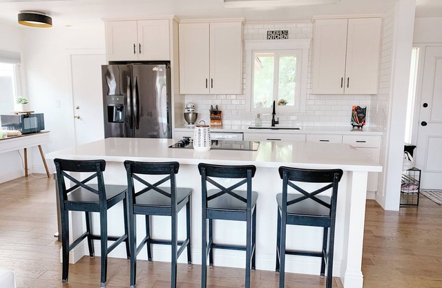 Stunning 3-bedroom home perfect for families or traveling professionals!