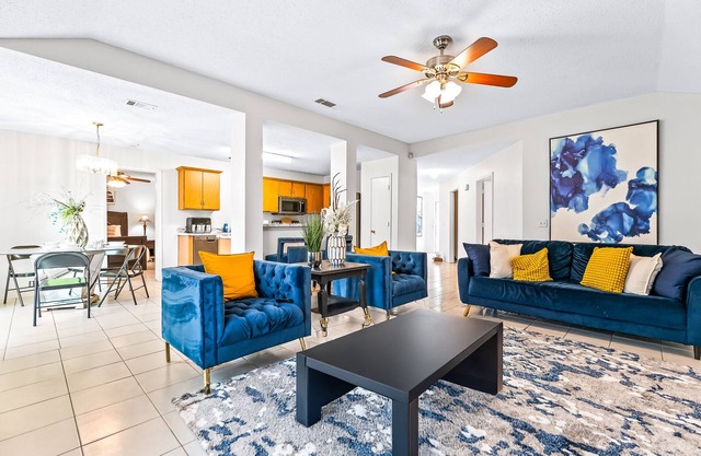 stunning 4-bedroom house, only 10 minutes from downtown Dallas! n