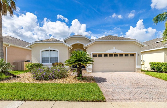 Stunning 4-bedroom villa with huge pool & conservation view in Highlands Reserve