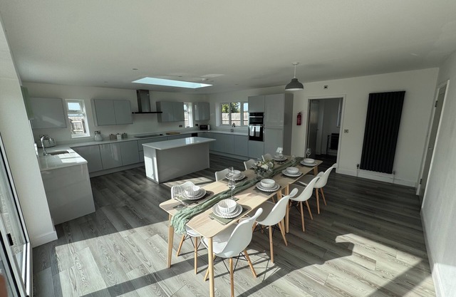 Stunning 4bedroom detached home on the outskirts of Weston super mare (sleeps 8)