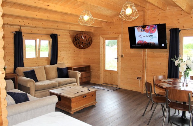 Stunning 5-Bed Cabin in Ashton Under Hill
