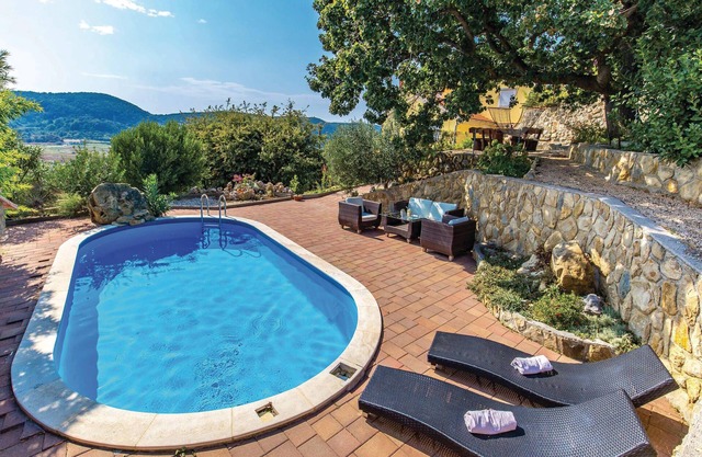 Stunning apartment in Supetarska Draga