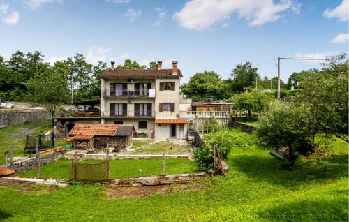 Stunning Apartment In Bresca With Wifi