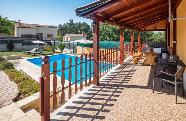 Stunning apartment in Motovun with kitchen