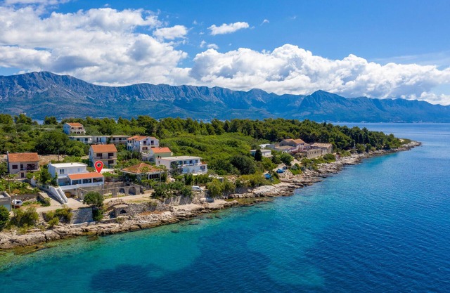 Stunning apartment in Sucuraj with WiFi