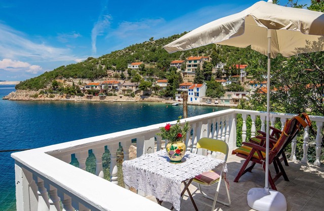 Stunning apartment in Senj with kitchen