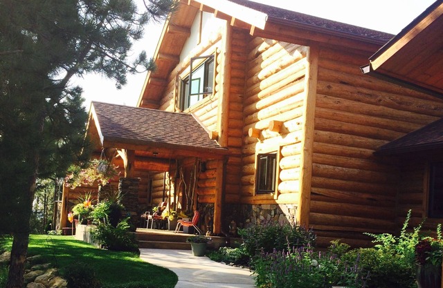 Stunning Cabin Atop A Ridge W/Views Of Mt. Rushmore And Harney Peak In The Dist.