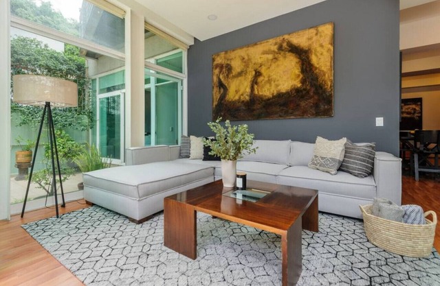 Stunning garden house 2 bdr Apt w/p. terrace