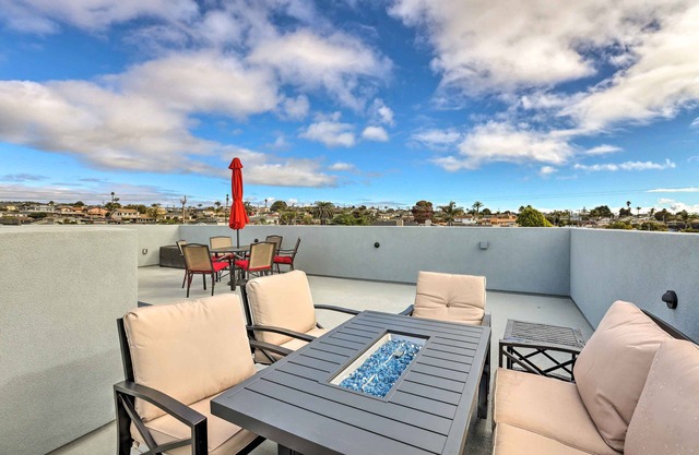 Stunning Getaway < 1 Mi to Grover Beach!