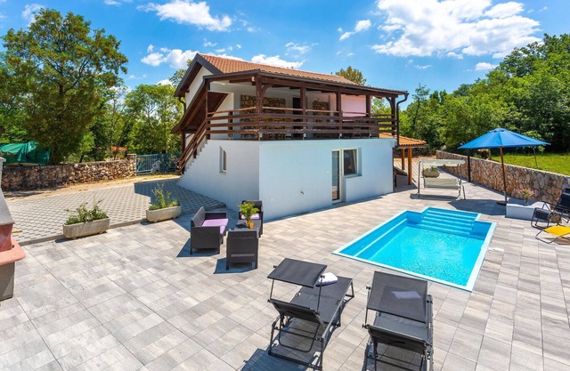 Stunning home in Sveti Vid Dobrinjski