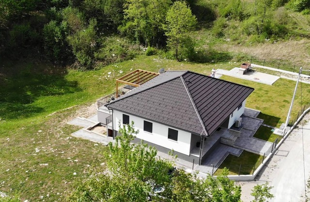 Stunning home in Seliste Dreznicko