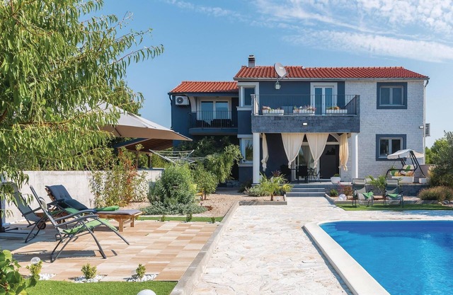 Stunning home in Skradin-Dubravice