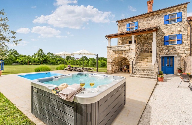 Stunning home in Brscici