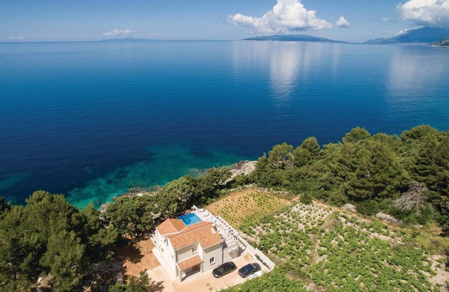 Stunning home in Dingac