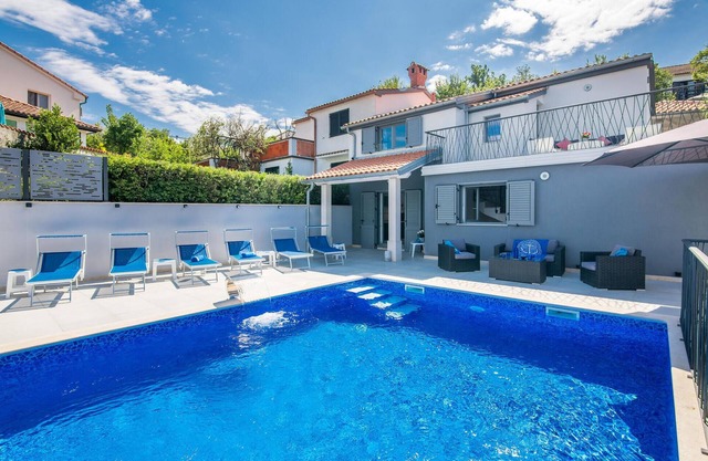 Stunning home in Dobrinj