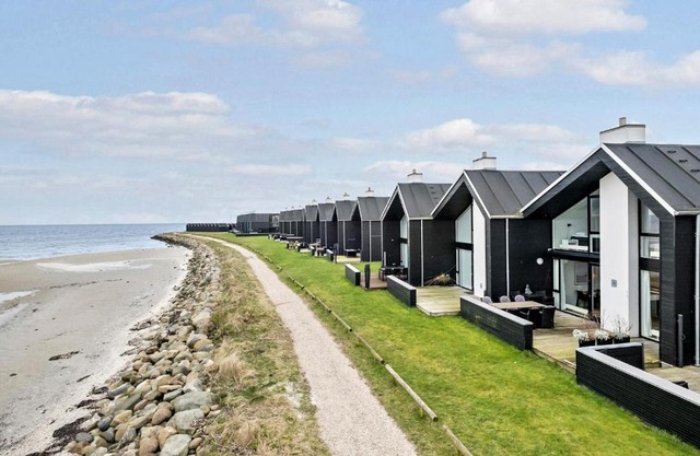 Stunning Home In Hadsund With Wifi