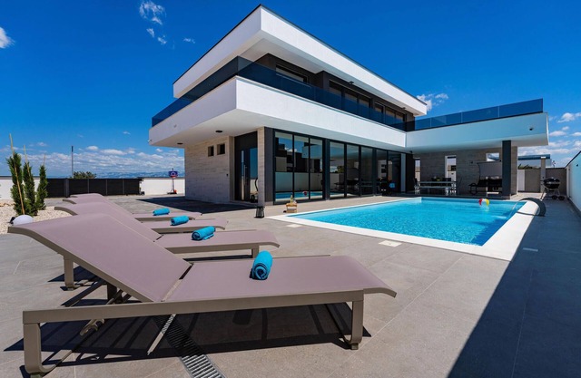 Stunning home in Zemunik Gornji