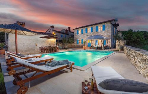 Stunning Home In Hrboki