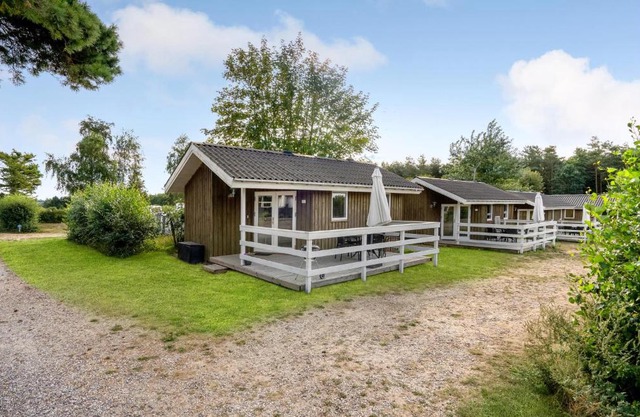 Stunning Home In Humble With Wifi