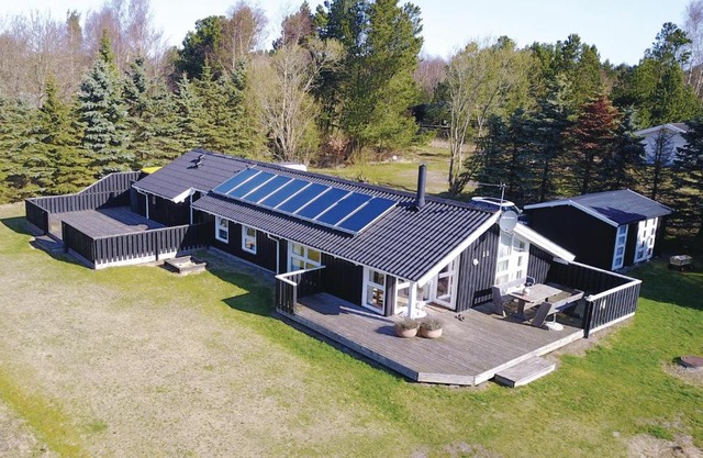Stunning Home In Jerup With 3 Bedrooms, Wifi And Private Swimming Pool