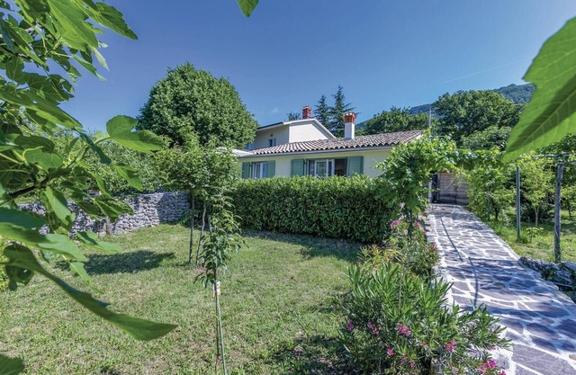 Stunning home in Lupoglav with WiFi