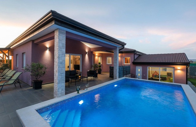 Stunning home in Novigrad