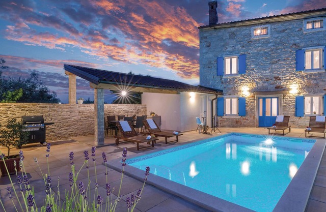 Stunning home in Peruski with WiFi