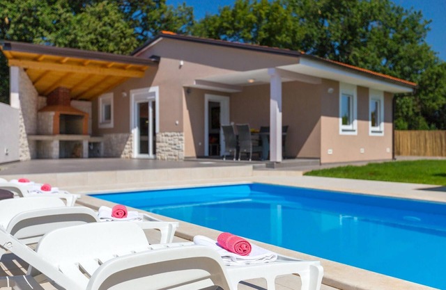 Stunning home in Pula