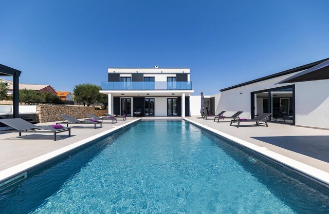 Stunning home in Razanac with sauna