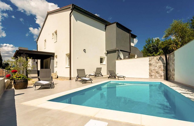 Stunning home in Soline