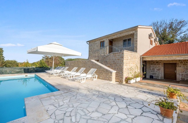 Stunning home in Unesic