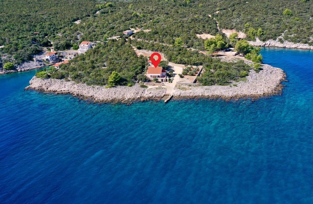 Stunning home in Zastrazisce with WiFi