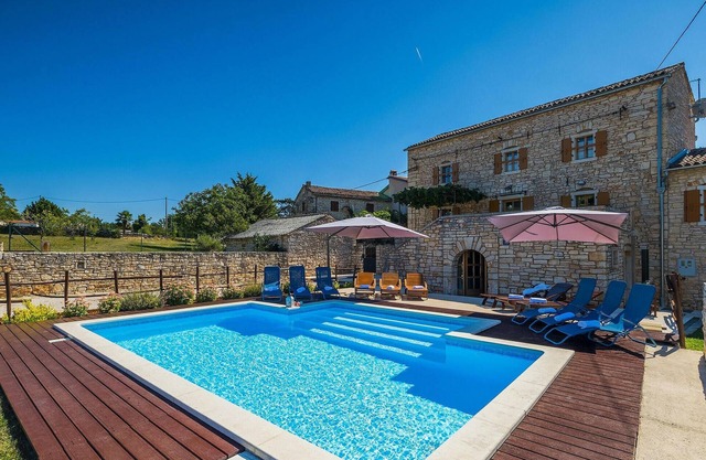 Stunning home in Zminj