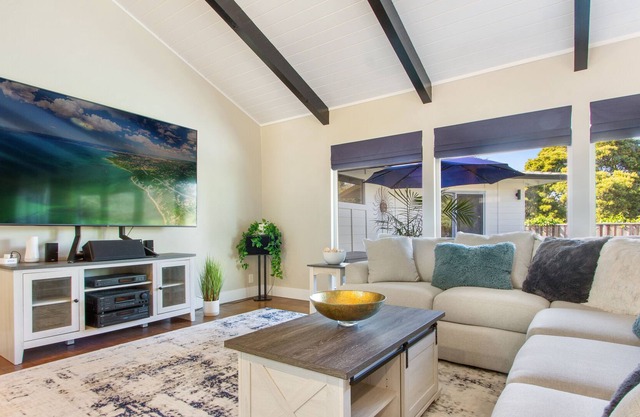 Stunning Home: w/ Private Hot Tub, Pool & Backyard