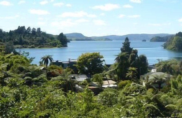 Stunning lake view plus either jetty space or on the water boatshed