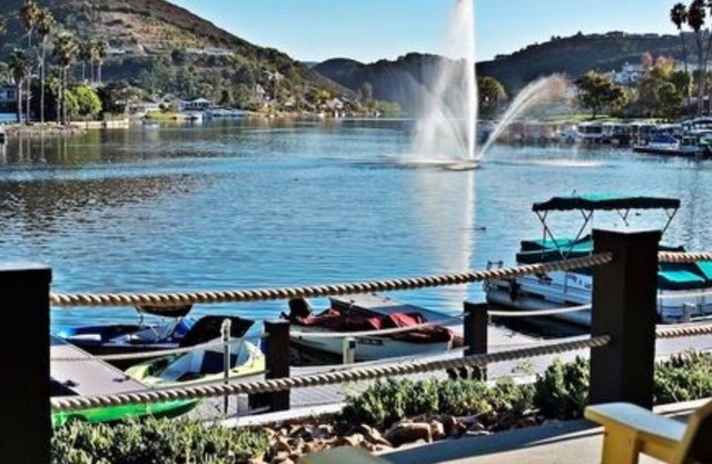 Stunning, Luxe Lake San Marcos Retreat